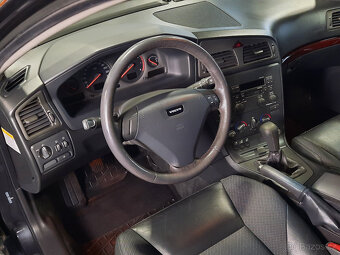 Volvo S60 - 2,4i Comfort TOP stav - 10