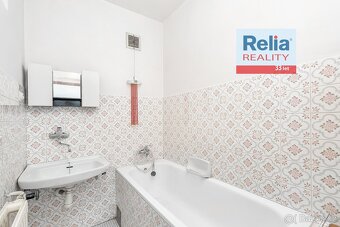 Prostorný RD s garáží v klidné části obce Břehy, 952 m2 - 10
