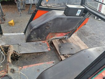 Zetor uřI kabina i rám kabiny s blatníky. - 10