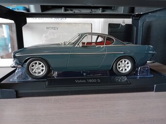Honda CRX 1990 a Volvo 1800 S 1969 ltd.1/500 1:18 Norev - 10