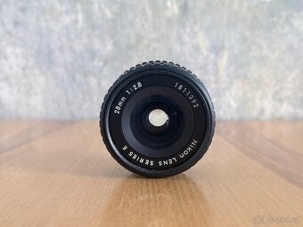 Filmová zrcadlovka NIKON EM + 50mm f1.8 + 28mm f2.8 - 10