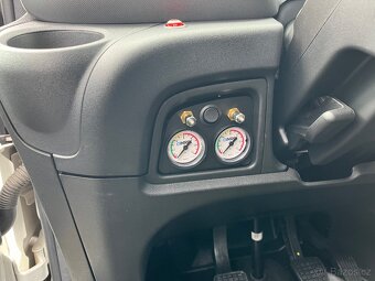 IVECO DAILY 2,3 HDi 160k 10palet ihned skladem - 10