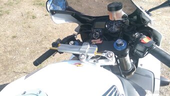 Honda CBR 954 RR - 10