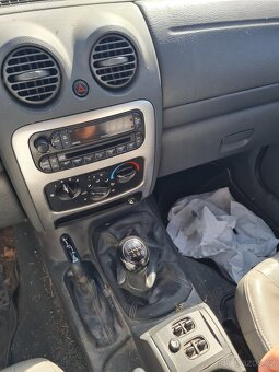 Jeep Cherokee KJ 2.8crdi 120 kw - 10