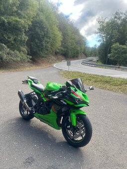 Kawasaki Ninja ZX6R - 10