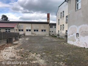 Komerční areál v obci Načeradec, užitná plocha 1 800 m2 - 10