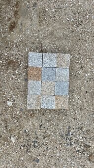 Žulové kostky 10x10cm, tl. 8cm šedožluté (řezanoštípané) - 10