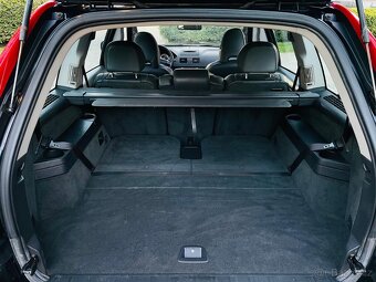 Volvo XC90 2.4 D5 AUTOMAT 1.MAJITEL VÝHŘEV SERVISKA - 10