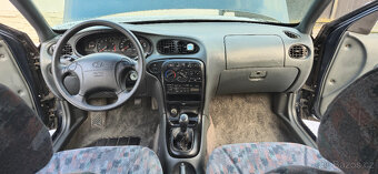 hyundai lantra 1.8 gls - 10