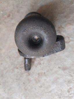 Náhradní díly- brzdový válec, parabola, spínač brzdových svě - 10