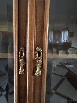 Výkladní skříň vitrína - 10