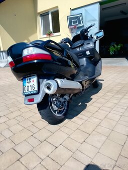 SUZUKI BURGMAN 650 - 10