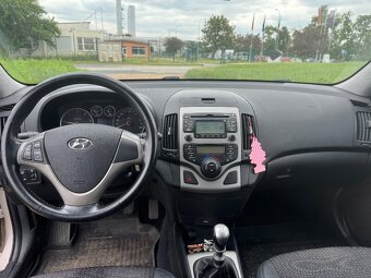 Hyundai i30 1.6 CRDi - 10