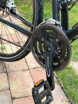 Specialized kolo – trail/silnice, Shimano Acera brzdy - 10