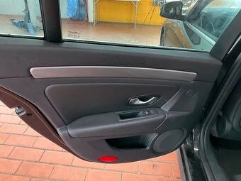 Renault Laguna III 2.0dCi 127kW 4Control - automat - tažné - 10