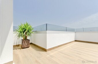 Moderní dvoupodlažní dům 4+kk o ploše 119 m² Španělsko - 10