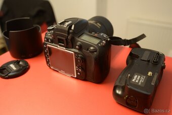 Nikon D610 + 105mm 2,8f VR + battery grip - 10
