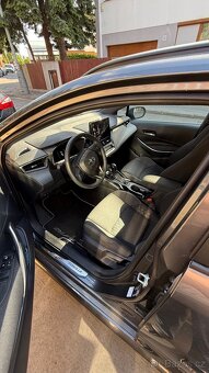 Toyota Corolla - 10