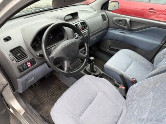 Mitsubishi SpaceStar 1.3i benzín - 10