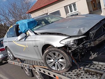 BMW F10 náhradní díly z vozu stříbrná - 10