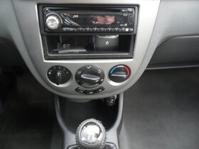 Chevrolet Lacetti 1.6i/80kW, r.v.2006, naj.117.300 km - Po S - 10