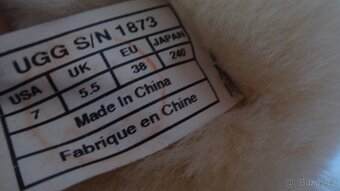 Hnědé vysoké kožené válenky UGG v.38 - 10