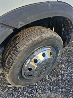 Kontejner Iveco do 3,5 t najeto - 340.000 km - 10