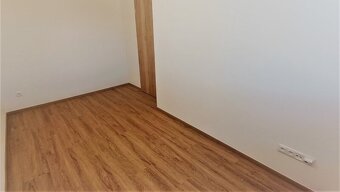 Byt 3+1 s balkonem po kompletní rekonstrukci - 10