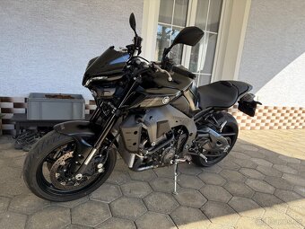 Yamaha mt 10 zánovní - 10