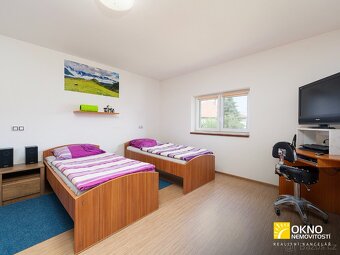 Moderní dům s garáží a zahradou - 10