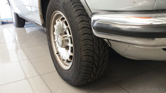 Mercedes-Benz W123 Coupe 230CE - 10