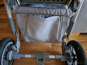 Kočárek a autosedačka- můžu slevnit - 10