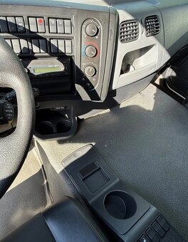 Renault D19.320 - 4x2 – Mrazák - 10