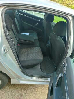 Peugeot 407 - 10