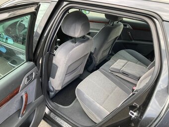 Peugeot 407 SW 1.6HDi 80kW PREMIUM Panorama STK - 10