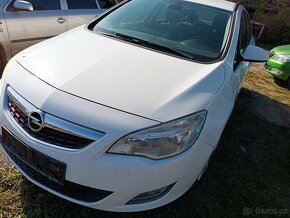 Opel Astra J r.v. 2013 1,7CDTI 81kW - náhradní díly - 10