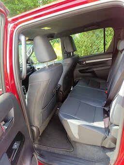 Prodám Toyota Hilux 2,8 Invincible - 10
