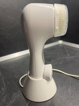 Čistící kartáček na pleť Clarisonic Aira Sonic - 10