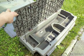 Třetí řada sedadel Ssangyong Rexton +pásy plasty, úložný box - 10