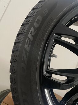 Orig zimní BMW X1 F48 X2 F39 style 566 + 225/50/18 - 10