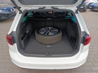 VW Passat B8 GTE Variant 1.4eTSI 160kW DSG R-Line Webasto - 10