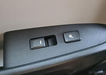 Kia Sportage 1.7-PREMIUM-NAVI-1.maj.-KŮŽE - 10