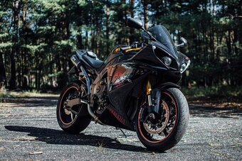 Yamaha YZF-R1 - 10