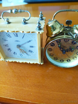 rádio, foťák, stereo prohlížečka, budíky - 10