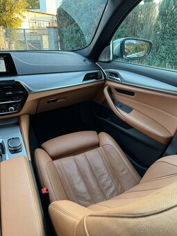 BMW 540i xDrive Limousine - 10