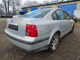 Volkswagen Passat r.v. 2000 1.6 benzínové 75kw - 10