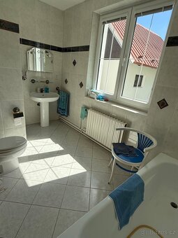 Bystřička - Rodinný dům 4kk + garáž/dílna/hospodářská budova - 10