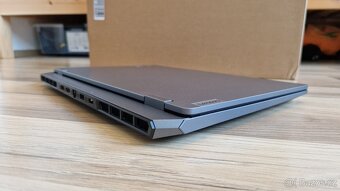 Lenovo LOQ 15IAX9 i5 - 12450HX - 10