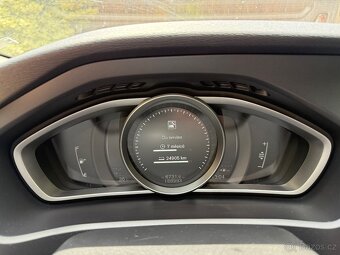 Volvo V40 D3 110 kW, 2017, 1. majitel, nezávislé topení - 10