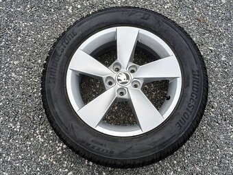 Zánovní zimní orig alu Škoda Fabia 4, 185/65/15 vzorek 8mm - 10